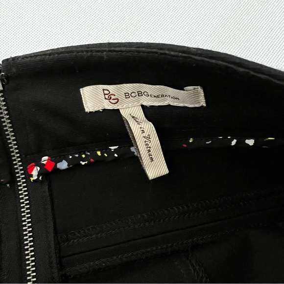 BCBGeneration Mini Skirt Size 6 A-Line Back Zip Closure Stretchy - Picture 7 of 8